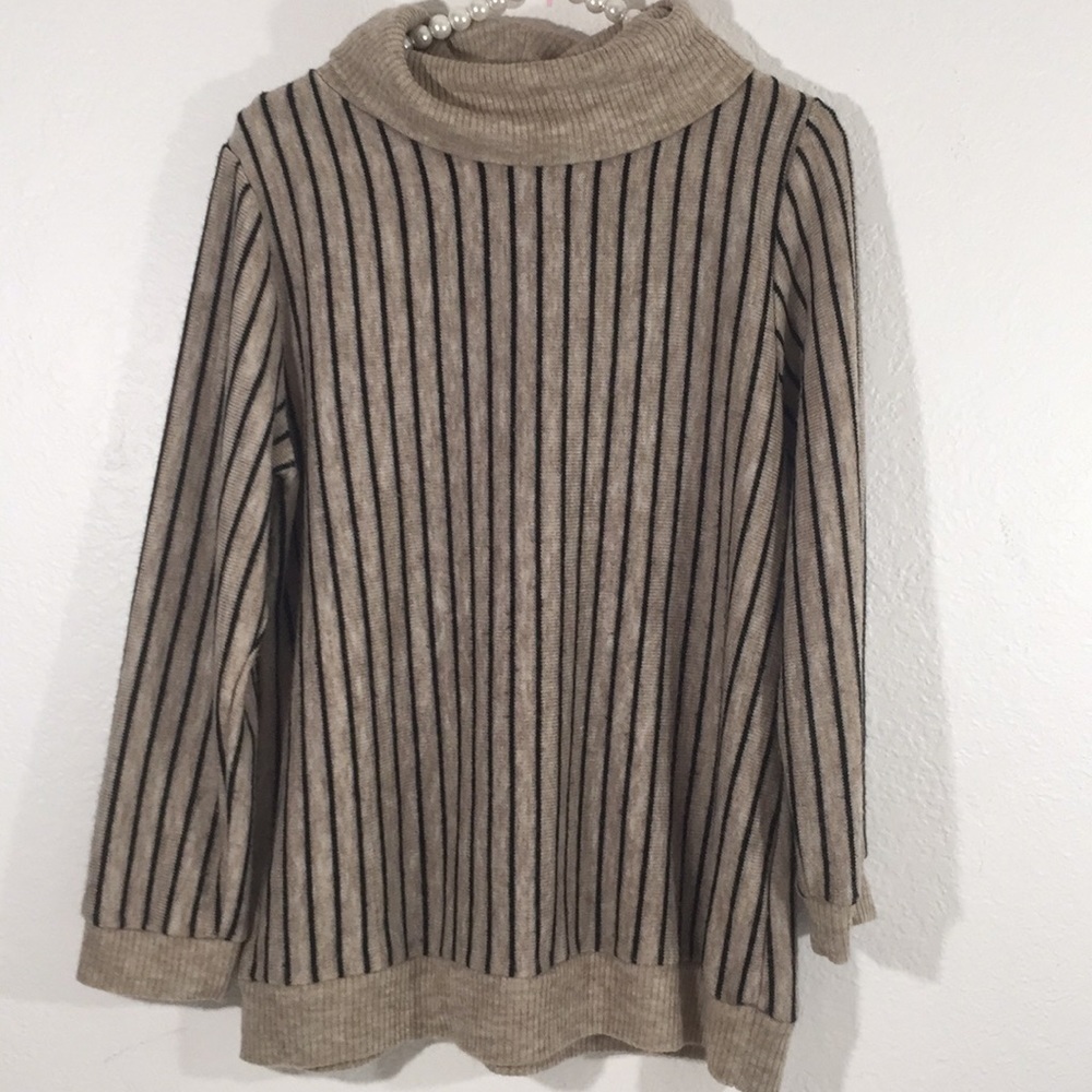 White Berry Women’s Turtleneck Long Sleeve Large